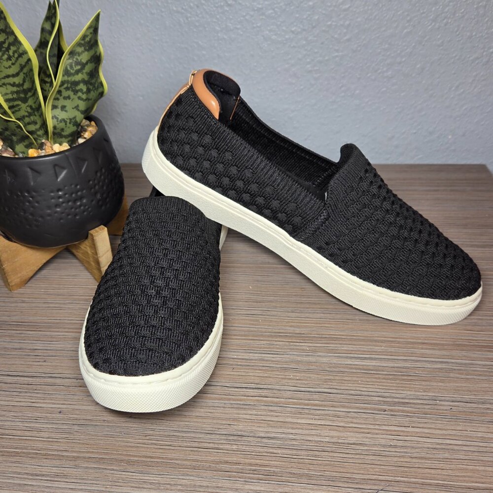 Like NEW!! Kelly & Katie Estarr Slip‑On Casual Walking Sneaker Women’s 7.5 Wide